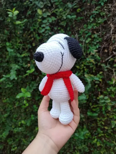 Pelúcia Snoopy de crochê (somente sob encomenda)