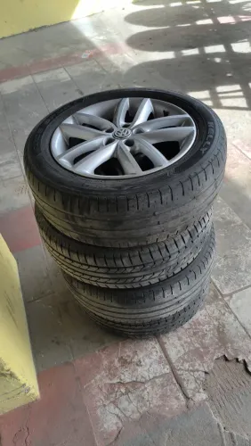 aro 16 golf dois pneus semi novos dois meia vida