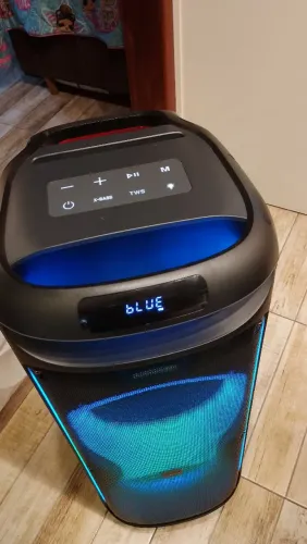 Caixa de som com microfone