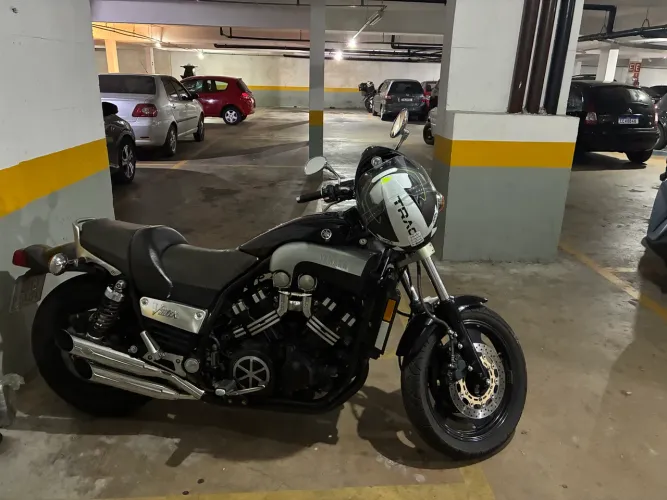 Clássica e poderosa VMax1200