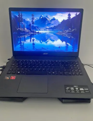 Notebook Acer Aspire 3 - Excelente Estado | Pronto para Estudo, Trabalho e Jogos Leves