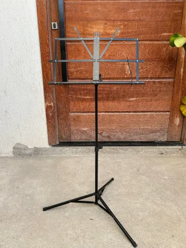 Suporte para partitura musical