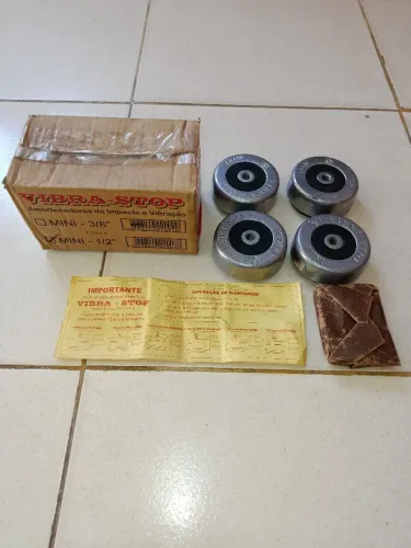 Vendo amortecedores de impacto e vibração 