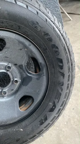 Pneu Goodyear 235/75R15