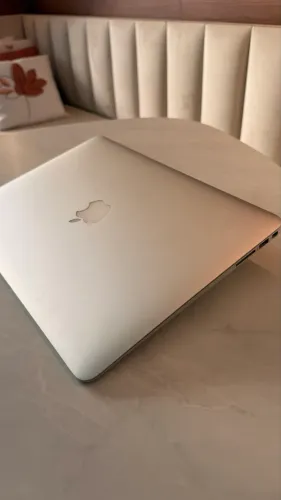 MacBook Air i5 8GB Memória - 128GB SSD - Ótimo estado