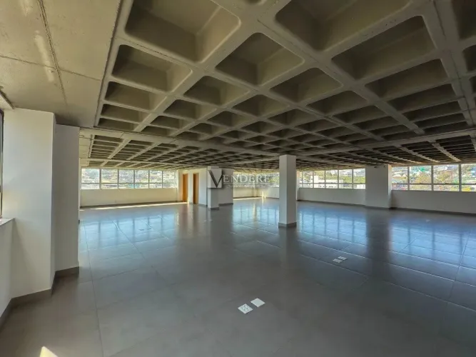 Sala 115m² para locação na Av. Barão H. Melo