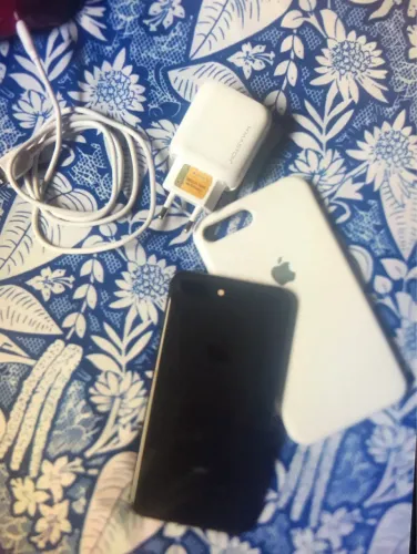 Vendo um celular iPhone 8 Plus 