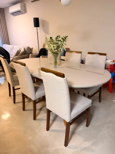 Mesa com 6 cadeiras 2.10x1.00m