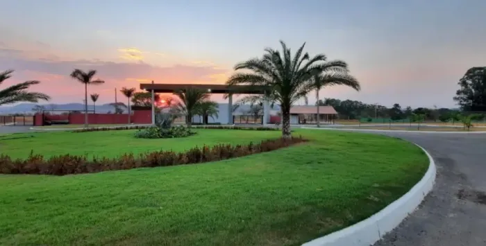 VENDE-SE OU TROCA ? Lote em Cond Fechado de Sítios | Aceito Sítio ou Fazenda no Interior