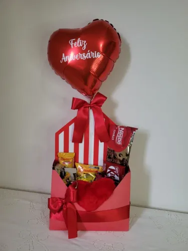 Cestas de Chocolates para aniversário. Presentes. Pronta Entrega. Cestas Românticas.