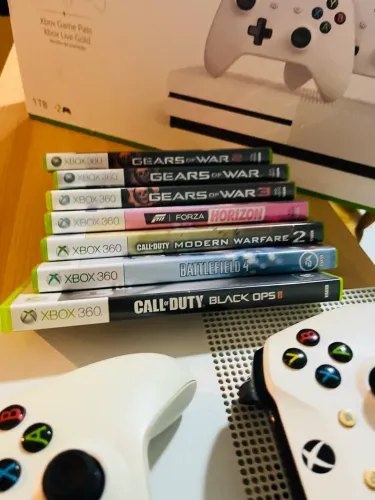 XBOX ONE S 1TB + 2 CONTROLES + 7 JOGOS ORIGINAIS
