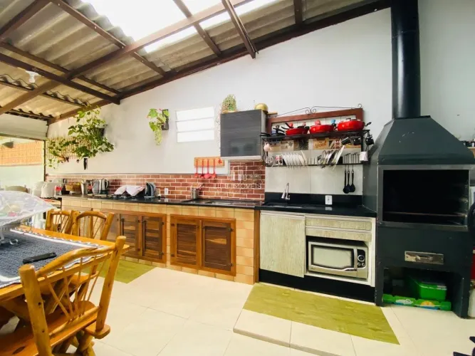 Casa à venda em Paulo Lopes/SC no bairro Areias com 3 quartos e espaço gourmet