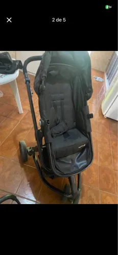 Vende-se carrinho de bebê 2 em 1 com Moisés e bebê conforto