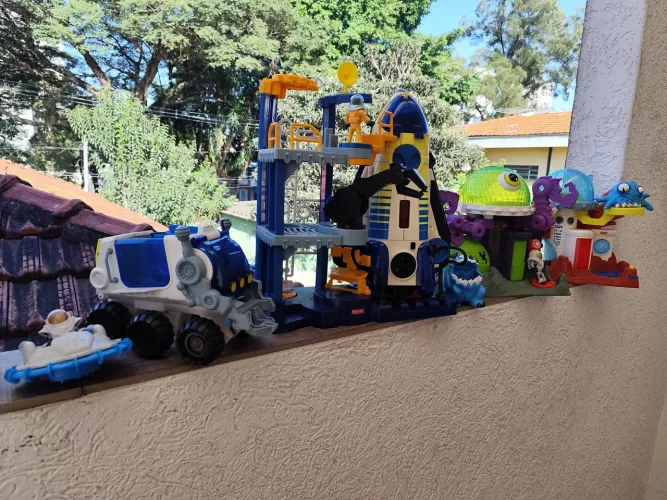 estação espacial + estação alien + base lunar (imaginext - fisher price).