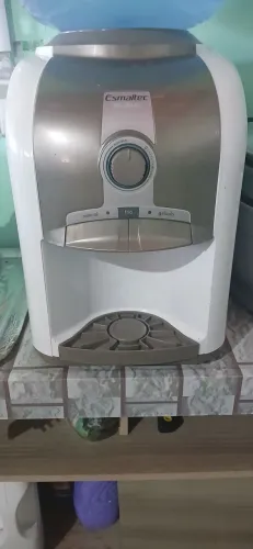 Vende-se bebedouro da esmaltec