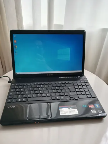 Notebook Sony Vaio VPCEE25FB AMD Phenom II P820 1.8GHz 4GB memória, HD 320GB W10