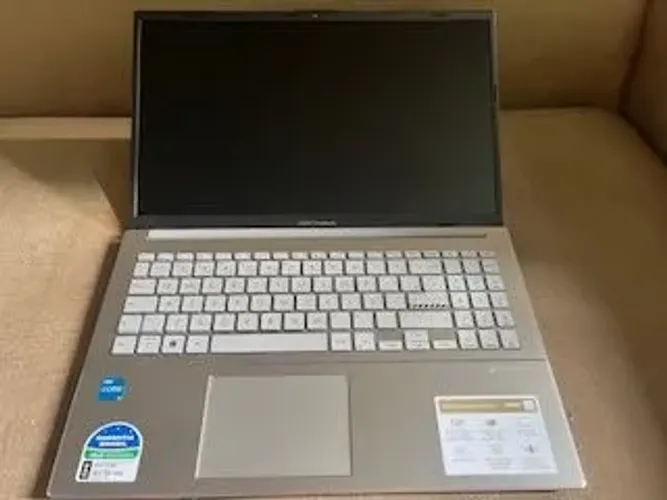 Notebook ASUS três meses de uso