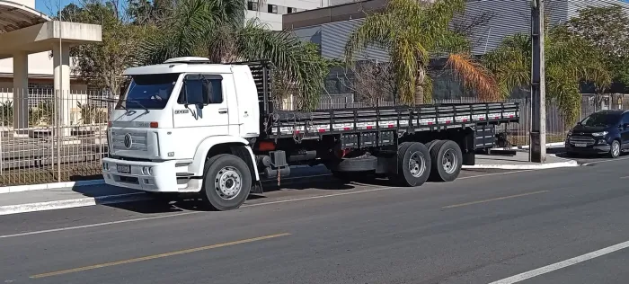 Vendo caminhão VE23 220 no truck