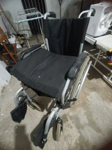 Cadeira de rodas dobrável em alumínio 120kg T46