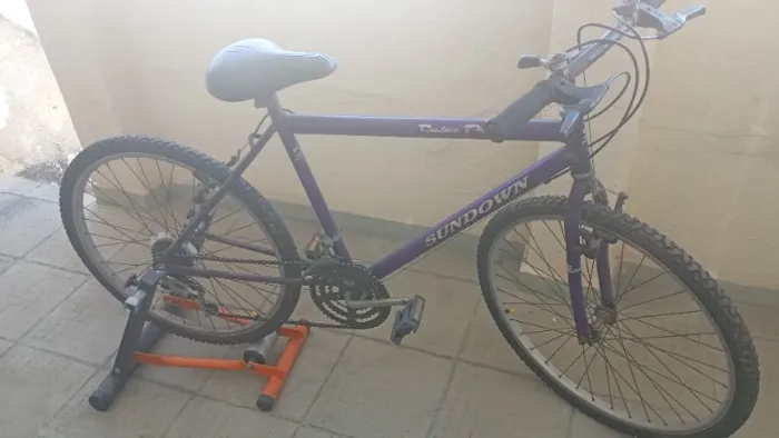 bicicleta com rolo de exercicios