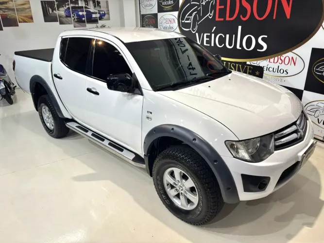 Mitsubishi L200 Triton GLS 3.2 CD TB Int.diesel MEC 2015