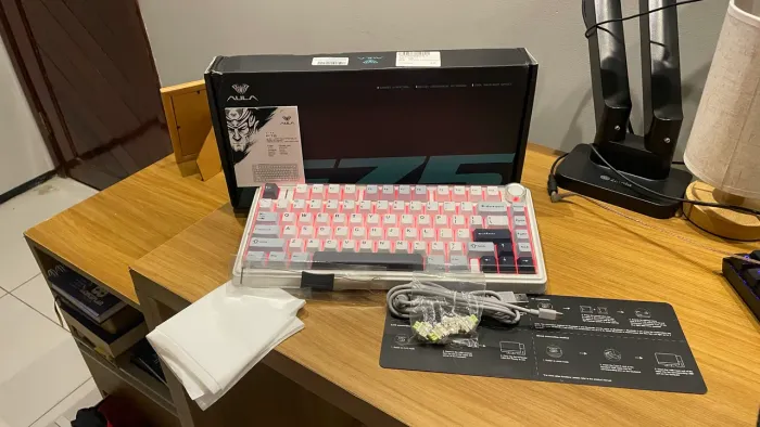Teclado Mecânico Gamer AULA F75 - Gasket Mount - Tri-Mode - Impecável