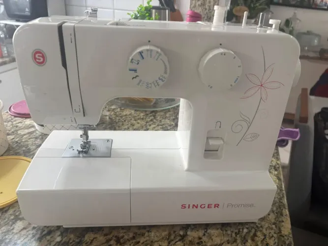 Maquina de Costura Singer