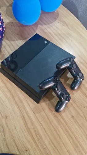Ps4 Fat com 2 controles