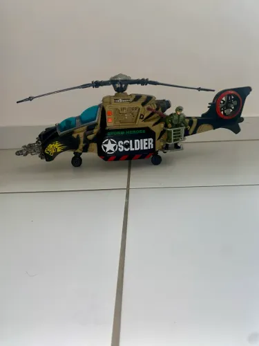 Helicóptero de brinquedo