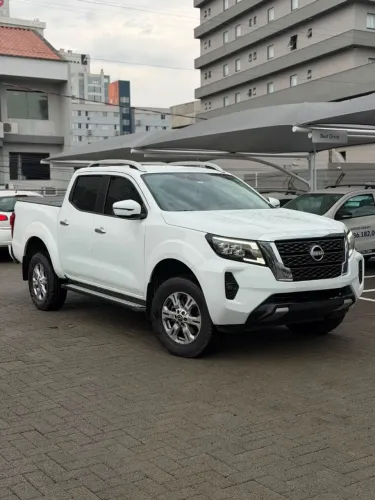 Nissan Frontier XE CD 4X4 2.3 Bi-TB Diesel Aut. 2025