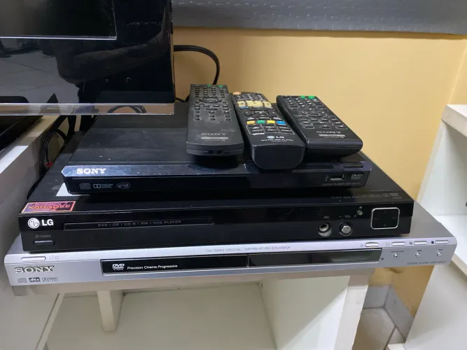 Aparelhos DVD Sony e LG