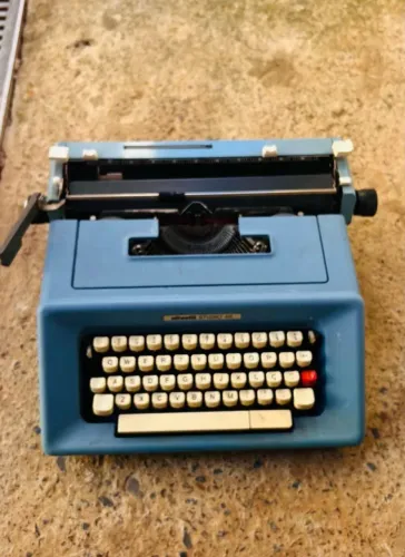Máquina de escrever Olivet