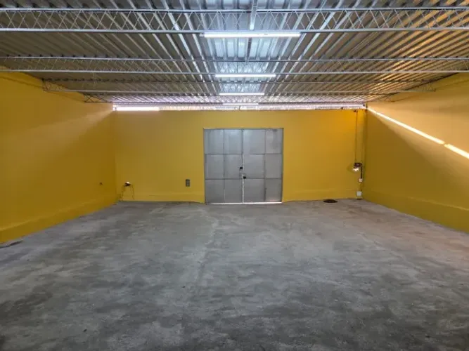 ALUGO GALPÃO 600M2 ROCHA MIRANDA