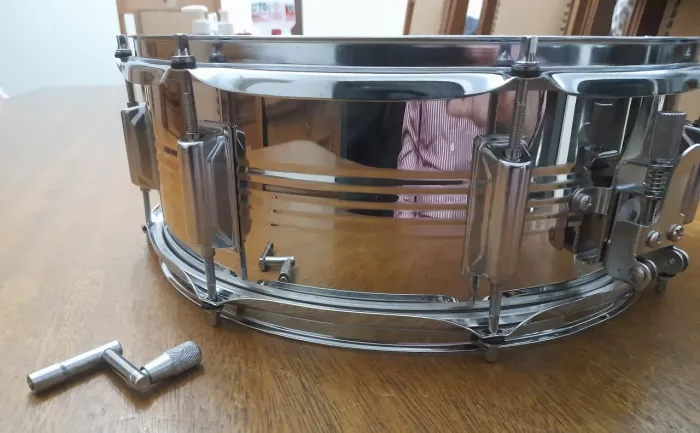 Caixa 14x5,5 de Metal. 8 afinações. Sem uso. Bateria . Steel.