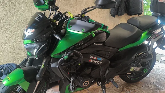 Vendo minha D400 !!! Cheia de ACESSÓRIOS 
