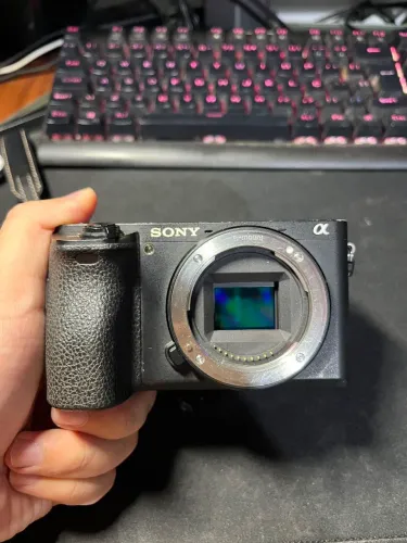 Sony A6500 + Lente do Kit + Grip + 4 Baterias - R$ 5.500