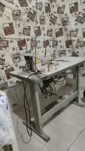 Máquina reta industrial
