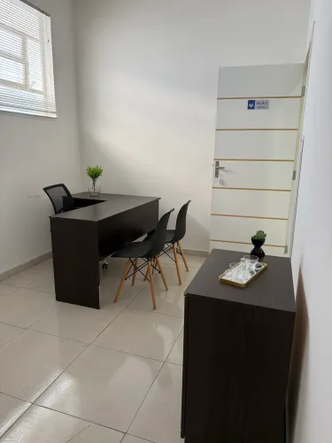 Sala comercial com tudo incluso (energia, água, recepção, IPTu, internet?)