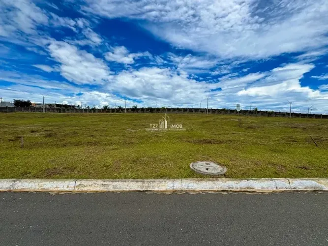 Lote em Condomínio Fechado - Solar Itália, oportunidade com 300 m², quitado e registrado.
