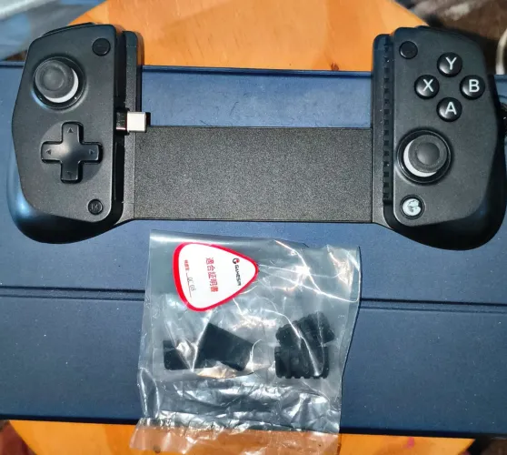 Gamepad X5 Lite da gamesir. Hall efect.