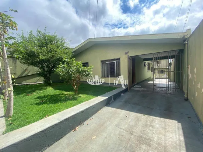 Casa com 3 quartos à venda, 323 m² por R$ 495.000 - Vila Santa Terezinha - Londrina/PR