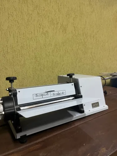 Máquina Elétrica de Fazer Macarrão/Massa Arke Profissional