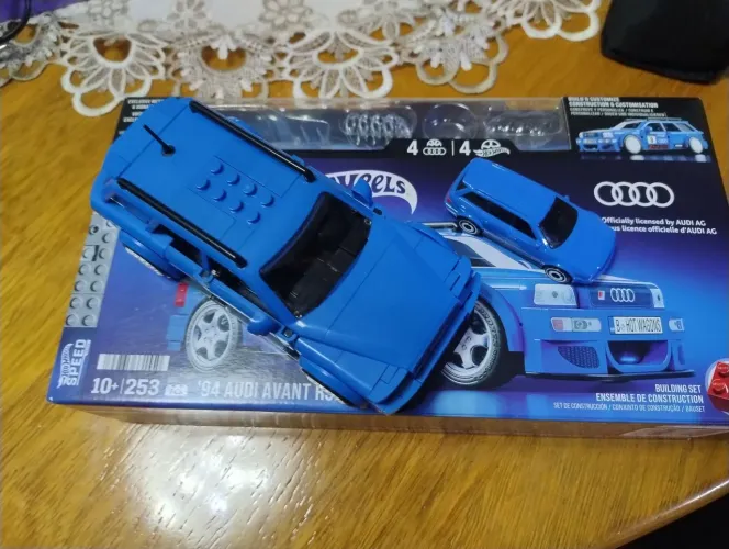 Hotwheels Brick Shop Audi Avant 94 RS2