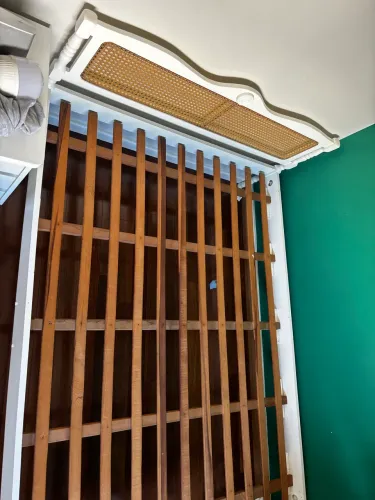Cama de casal de madeira