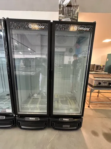 Conservador congelados 2 portas 950 litros ar forçado - Gelopar 