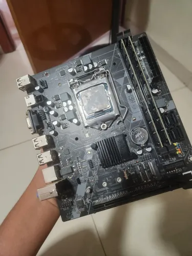 Vendo Placa Mãe H61-T 1.0 Com 16gb de memória (2x 8gb ddr3) E Intel Core I7 3770k