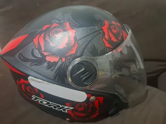 Capacete feminino