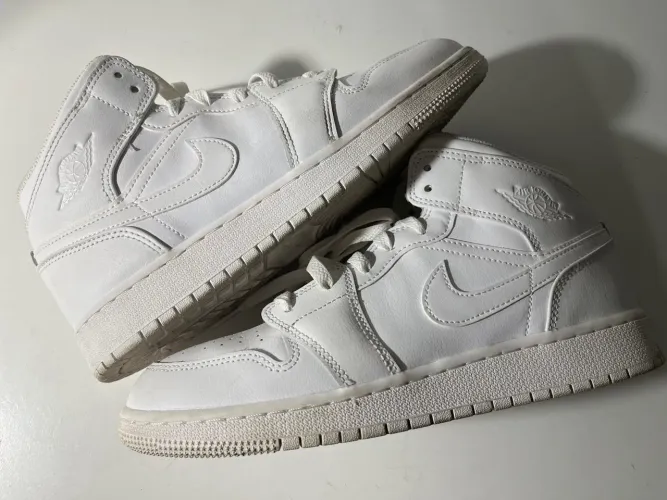 Nike Air Jordan 1 Mid Triple White Original
