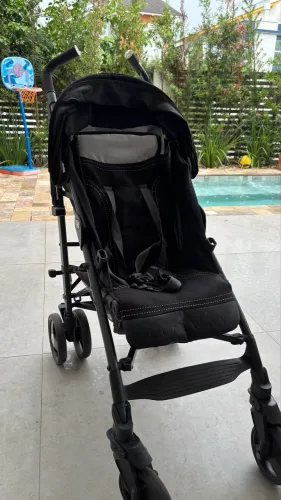 Carrinho de bebê (Chicco)