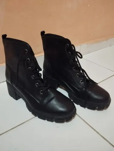 vendo bota coturno via Marte feminina 